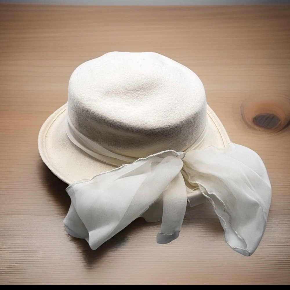Coquette Vintage Pillbox Brim Hat Arlin Cream White 100%‎ Wool Felt Derby Bridal
